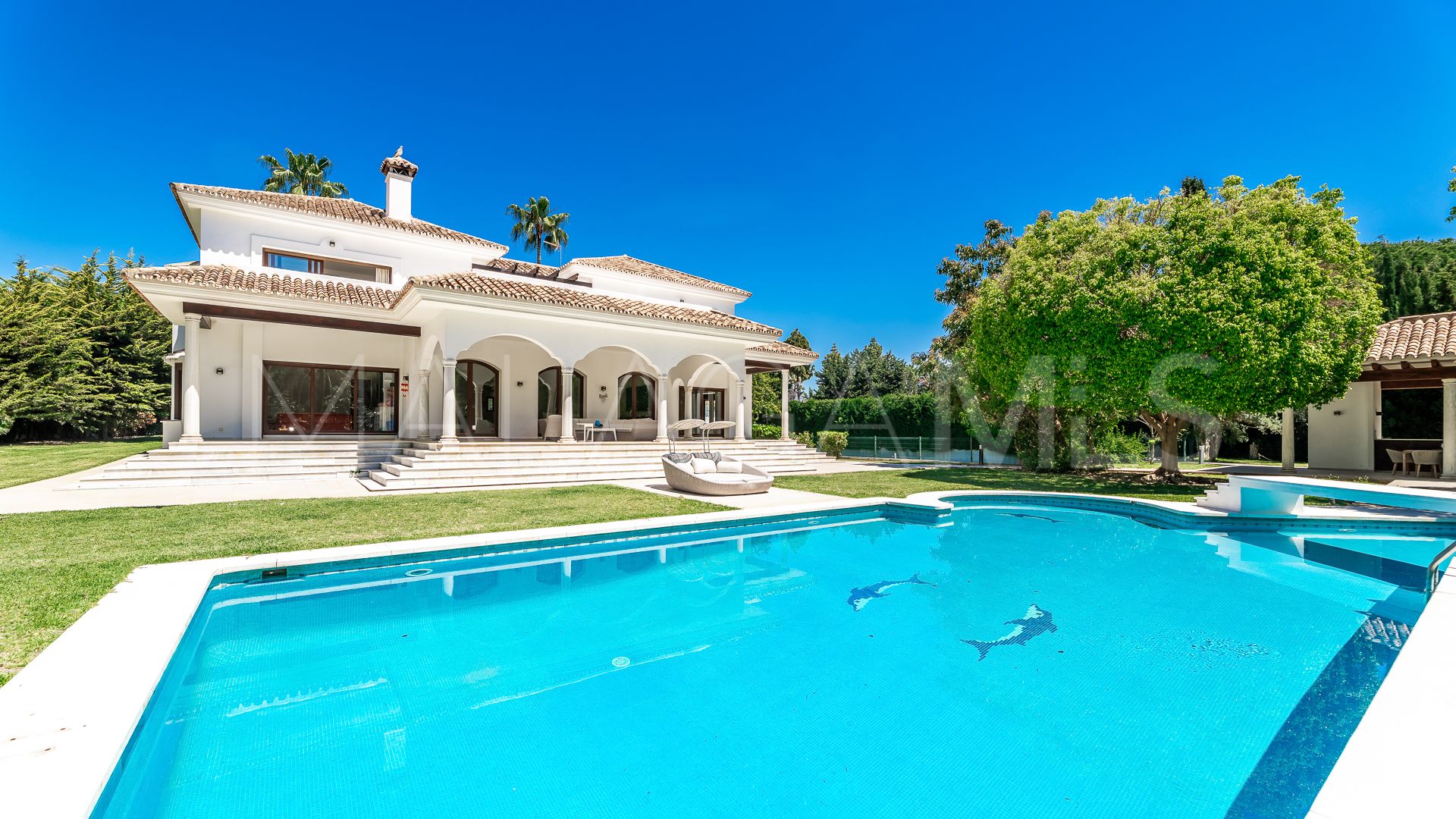 Villa for sale in Guadalmina Baja