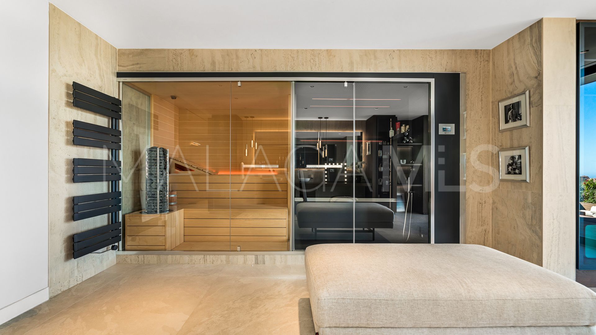 Villa for sale in La Mairena