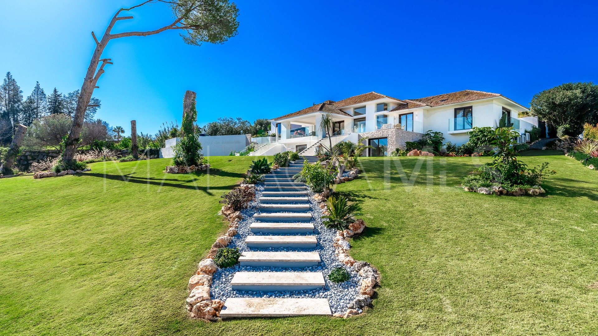 6 bedrooms Guadalmina Alta villa for sale