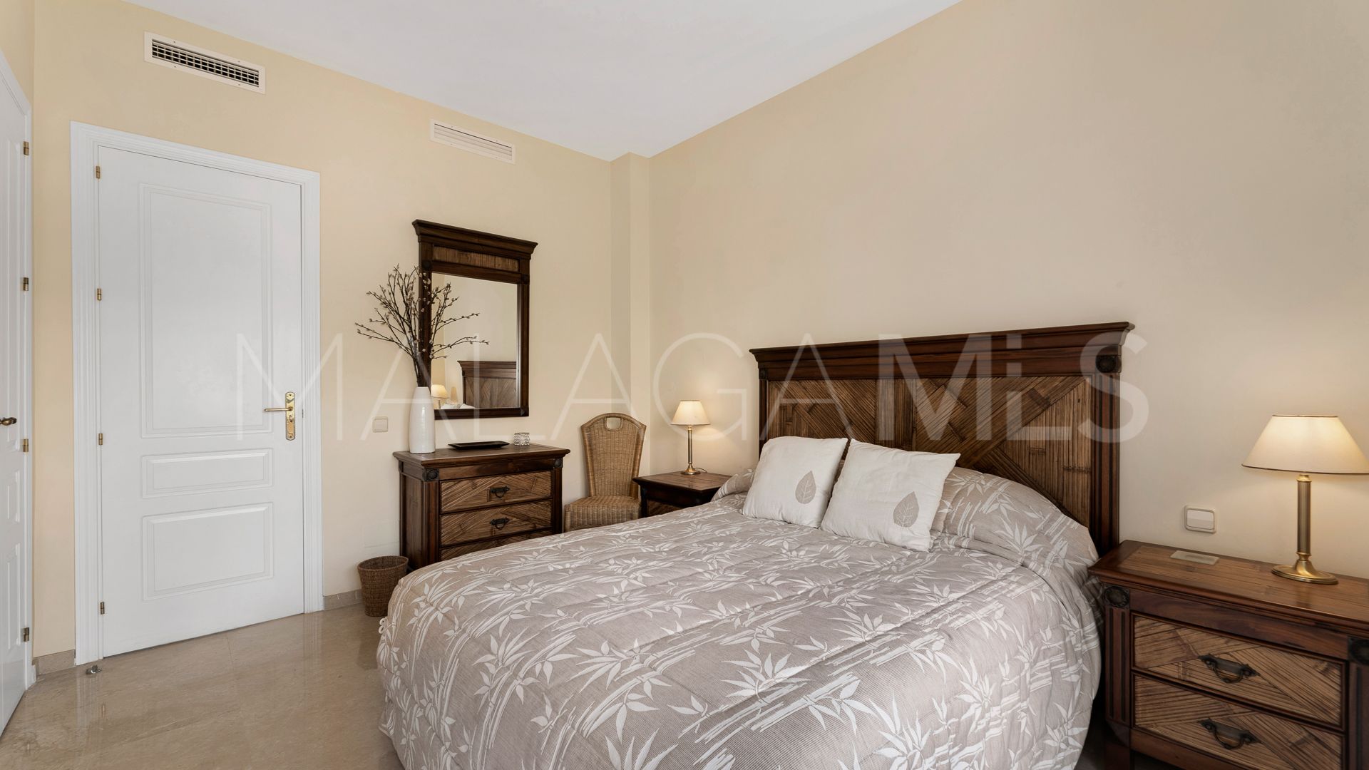 3 bedrooms apartment in Elviria for sale