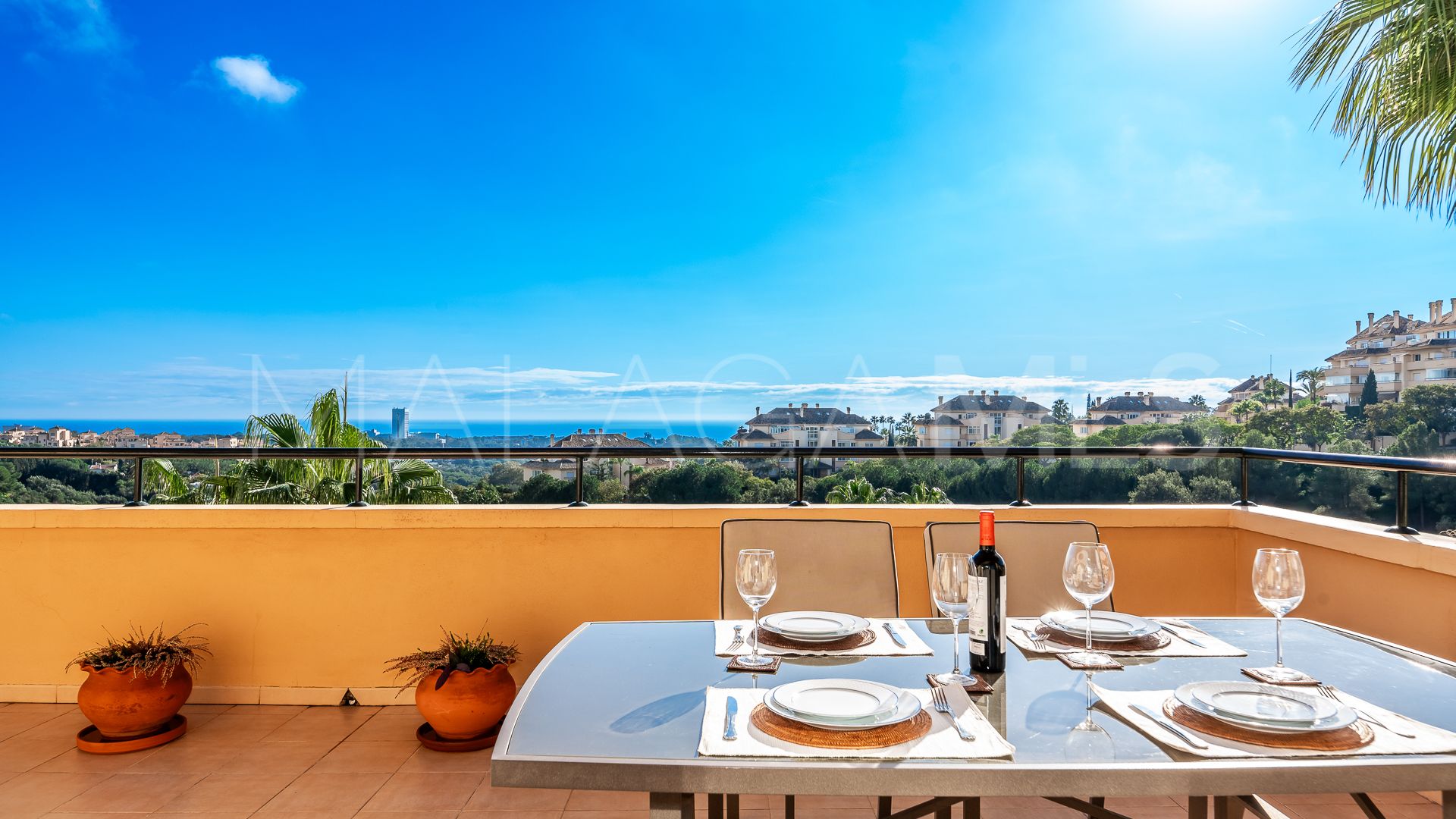 3 bedrooms apartment in Elviria for sale