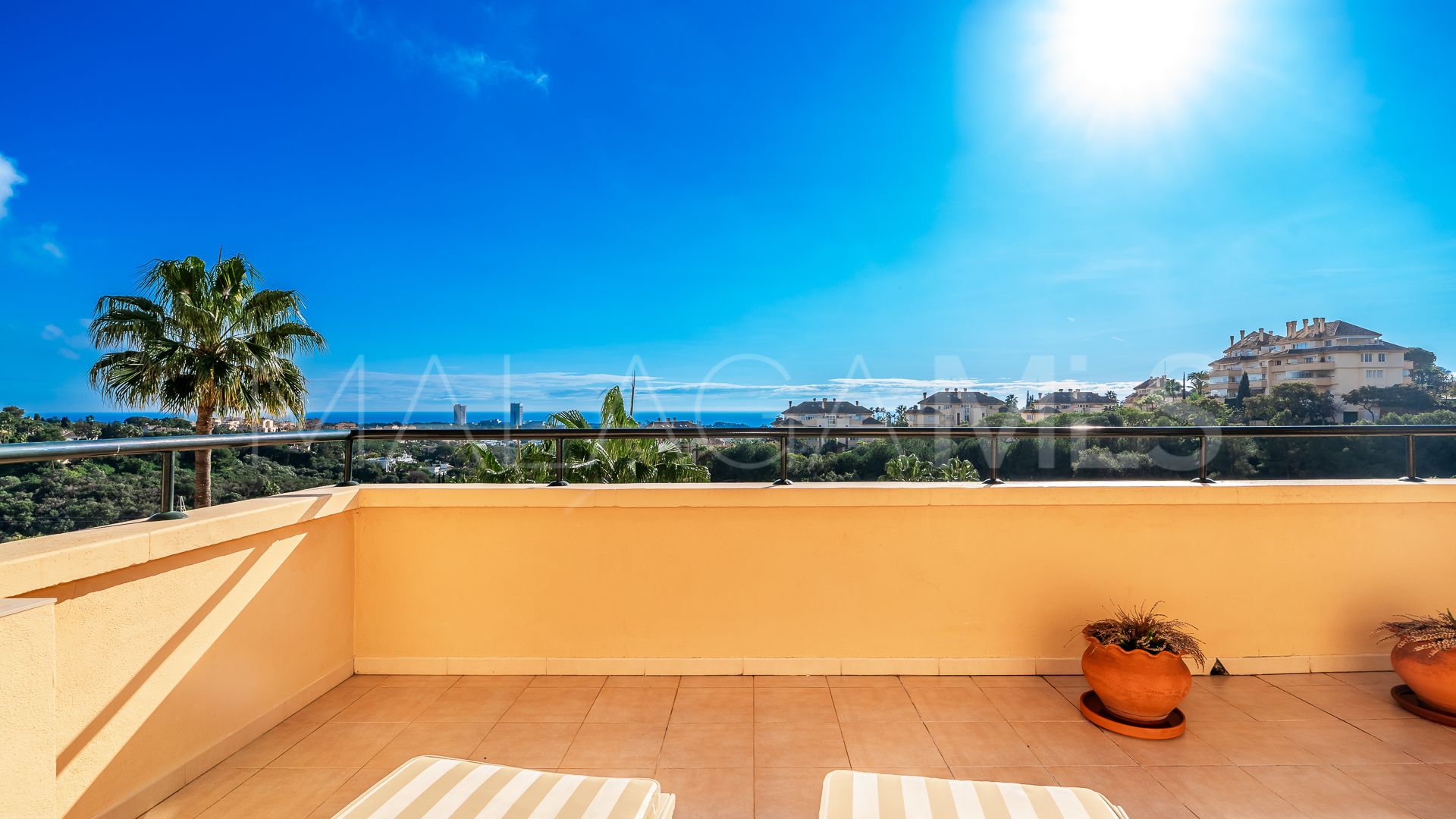 3 bedrooms apartment in Elviria for sale