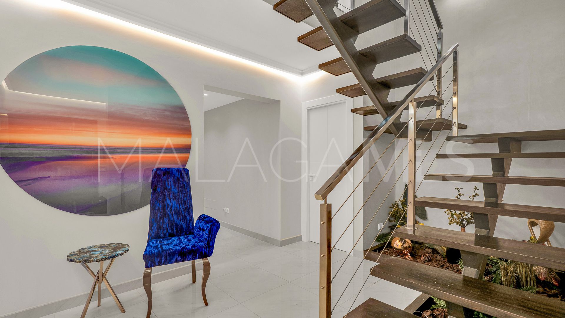 Villa for sale in Nueva Andalucia
