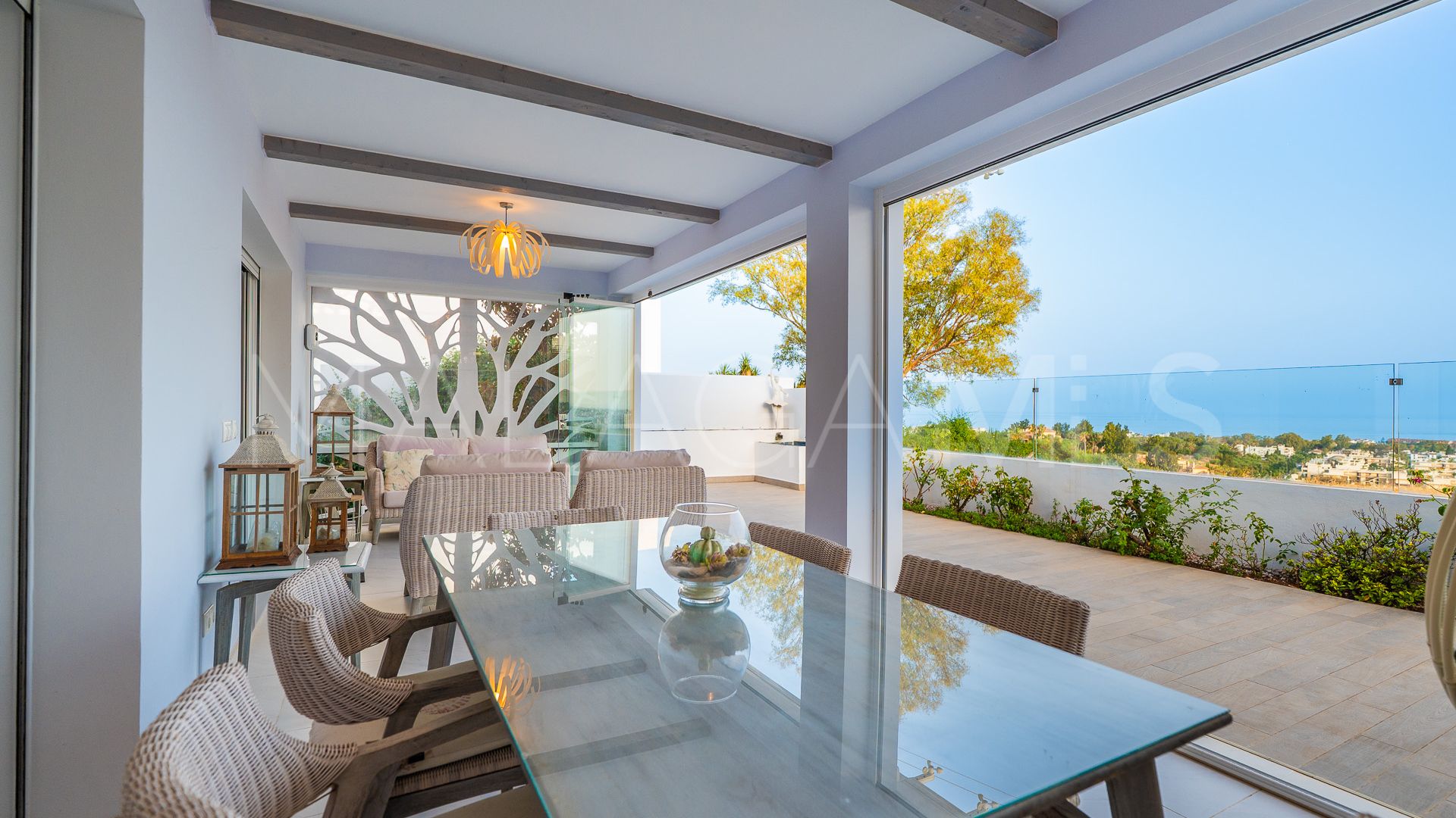 Villa for sale in Nueva Andalucia