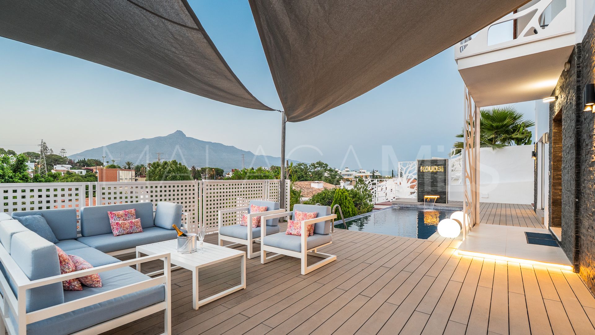 Villa for sale in Nueva Andalucia