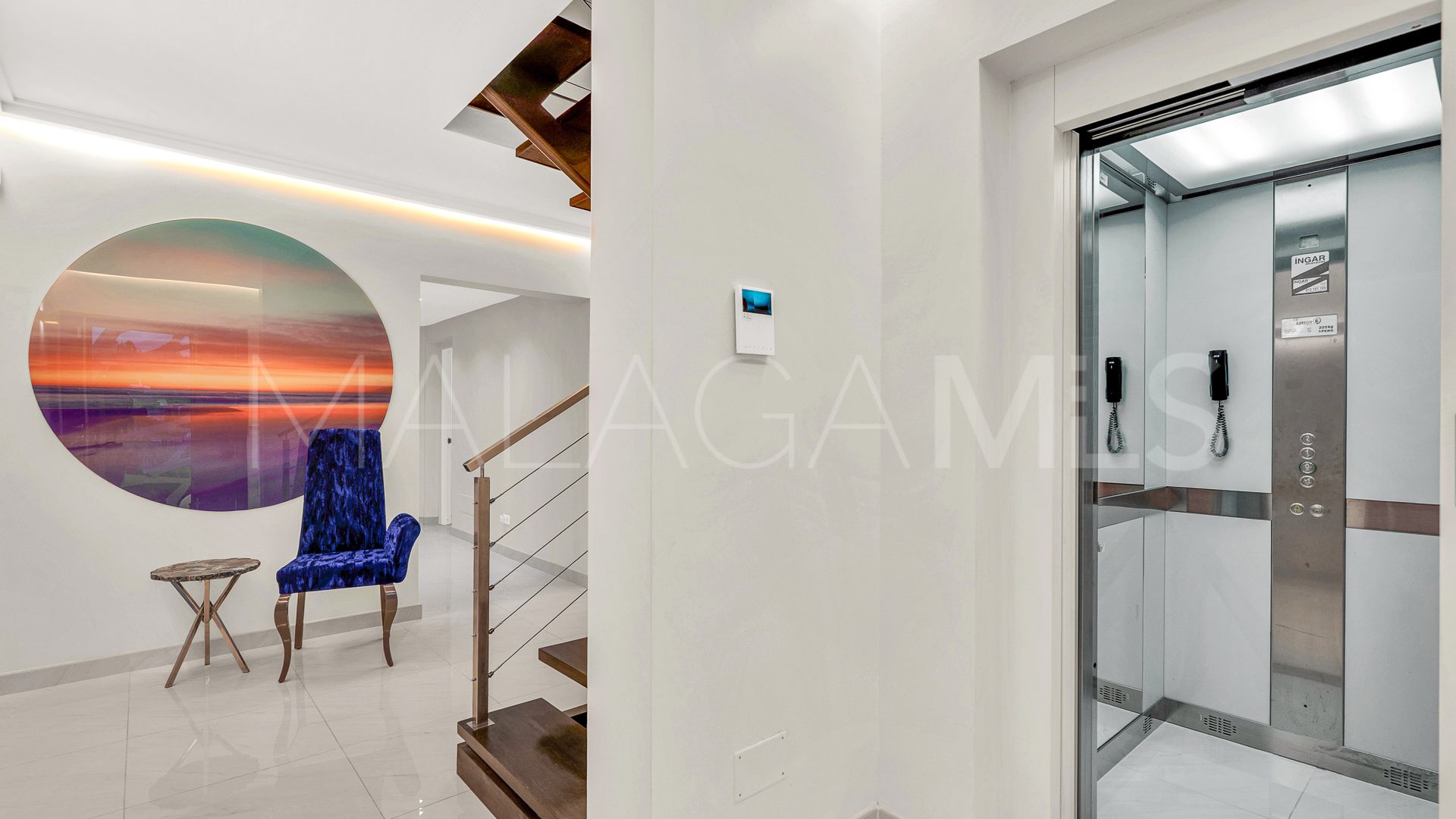 Villa for sale in Nueva Andalucia