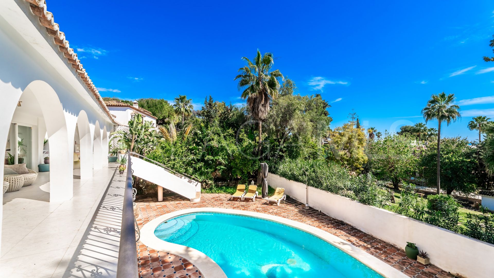Villa in Golden Mile for sale