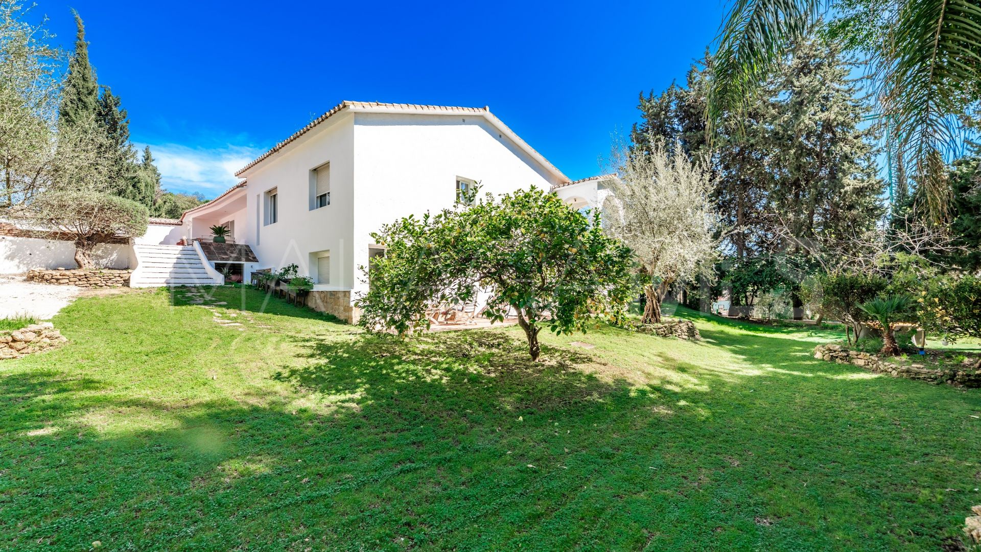 Villa in Golden Mile for sale