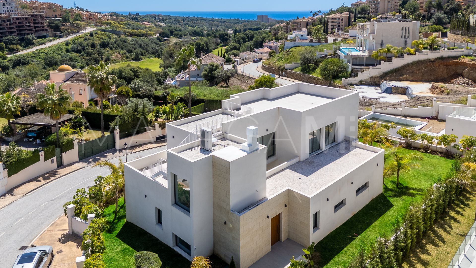 Villa for sale in Elviria