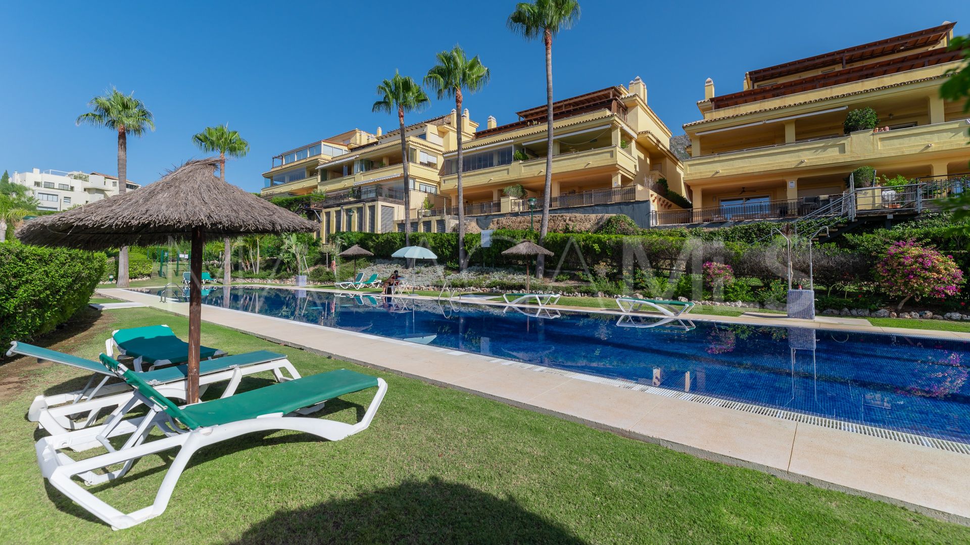 Ground floor apartment in Sierra Blanca for sale