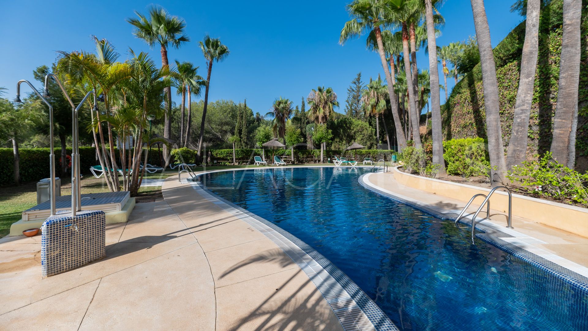 Ground floor apartment in Sierra Blanca for sale