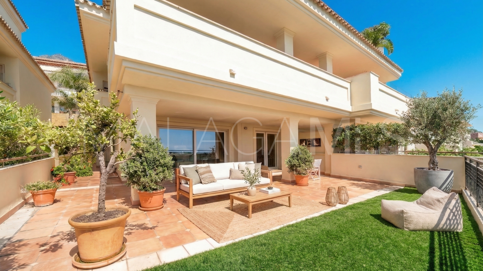 For sale Sierra Blanca 3 bedrooms ground floor apartment