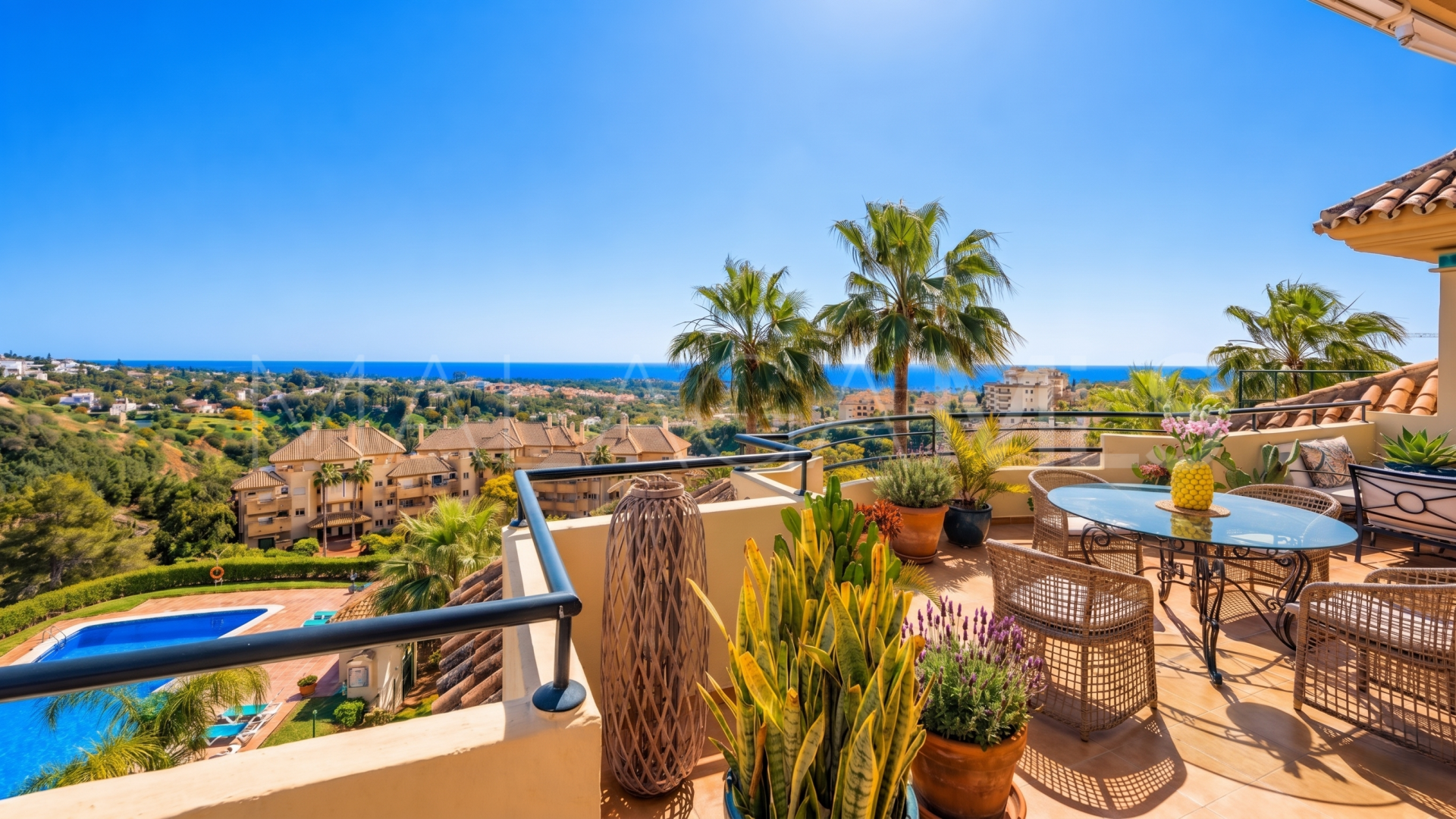 Buy Ático in Marbella Este de 3 bedrooms