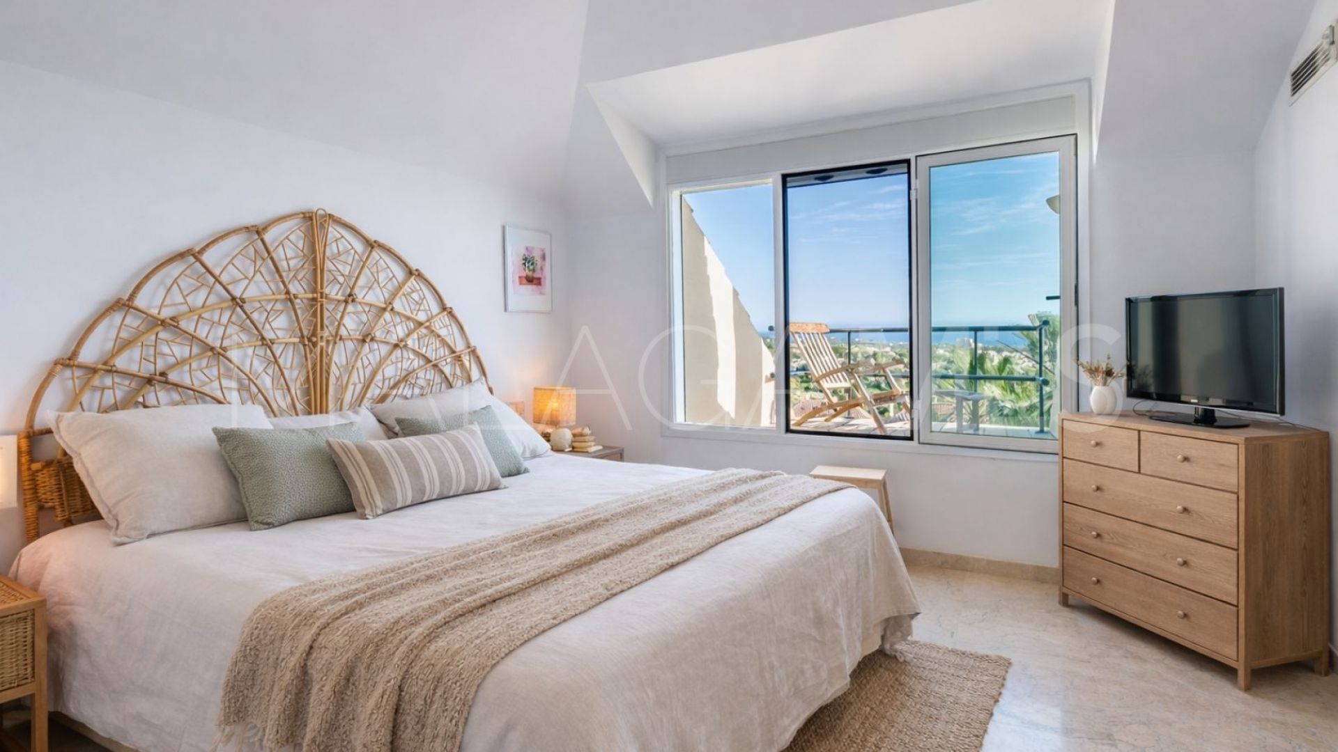 3 bedrooms penthouse for sale in Marbella East