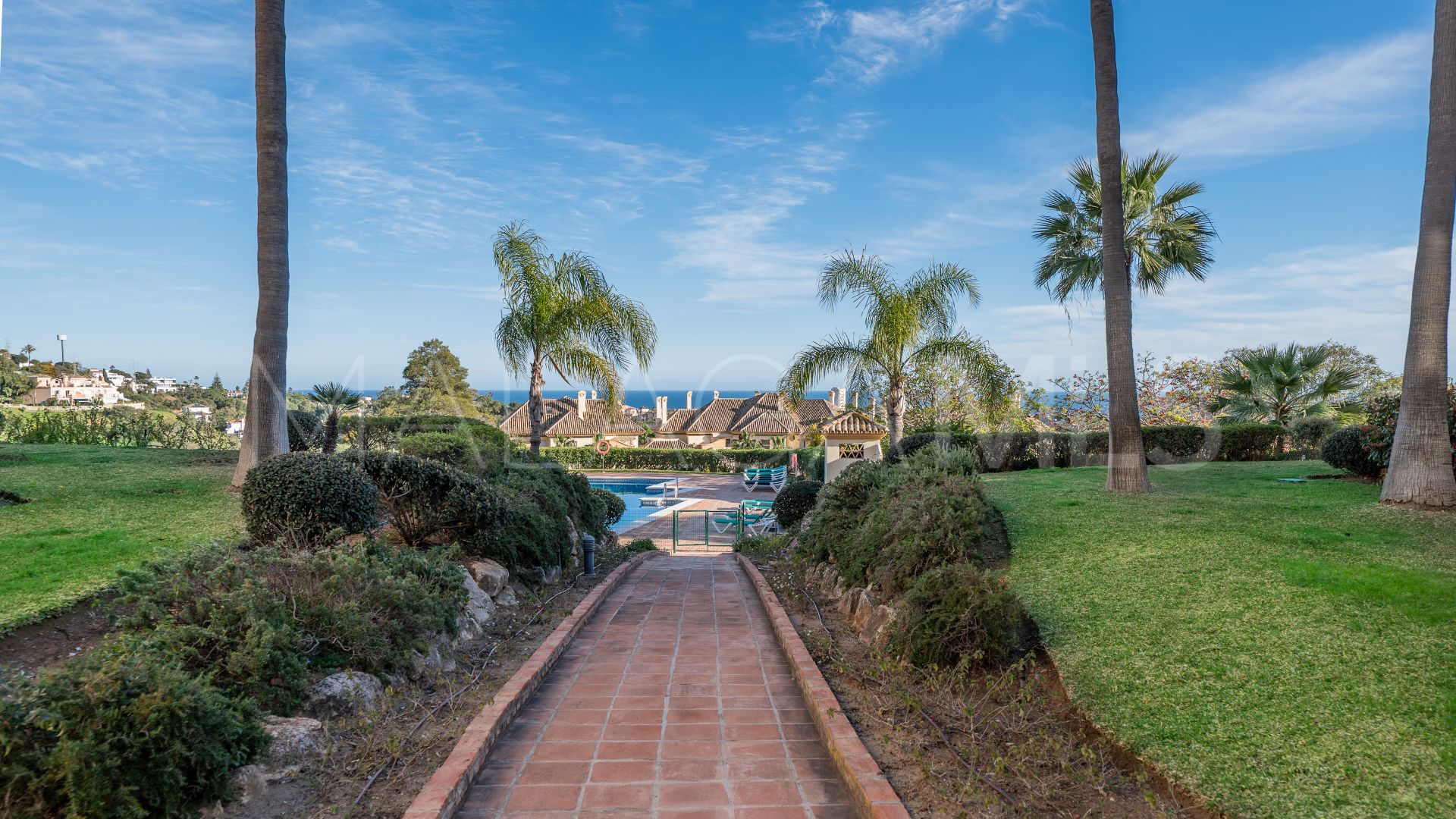 3 bedrooms penthouse for sale in Marbella East