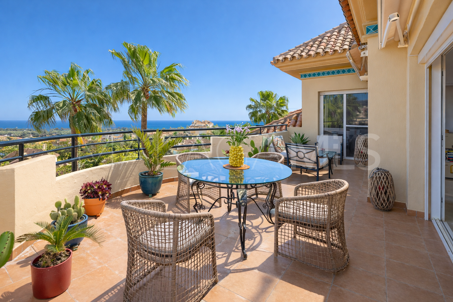 3 bedrooms penthouse for sale in Marbella East