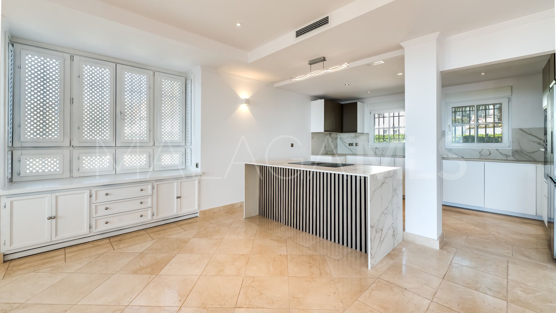 Villa for sale in Rio Real