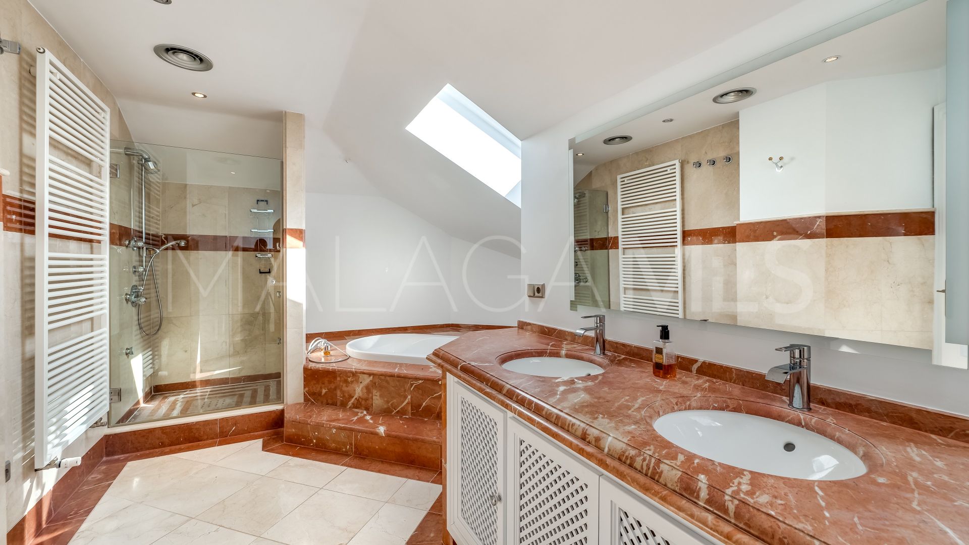 Villa for sale in Rio Real