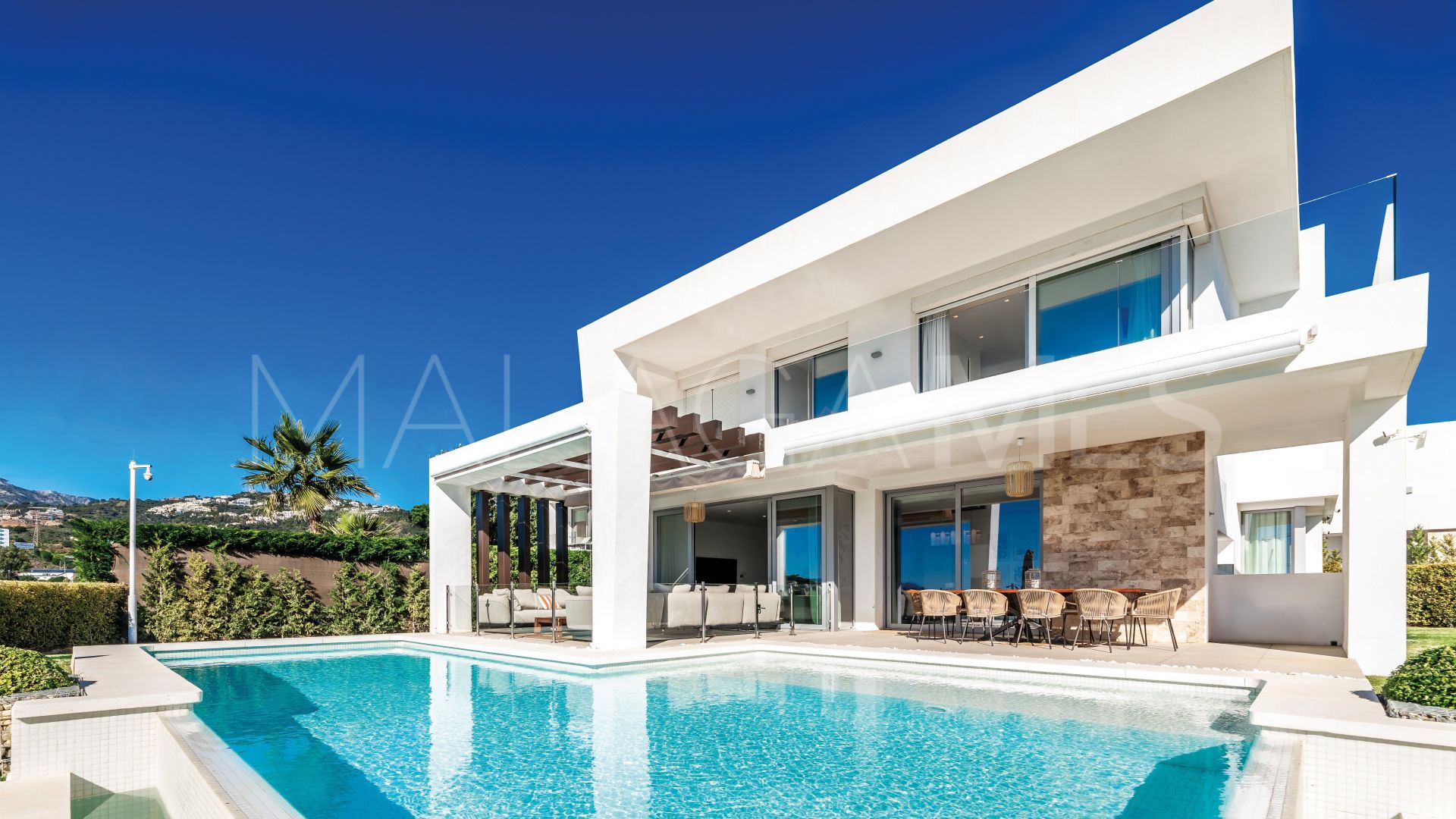 Villa for sale in Los Monteros