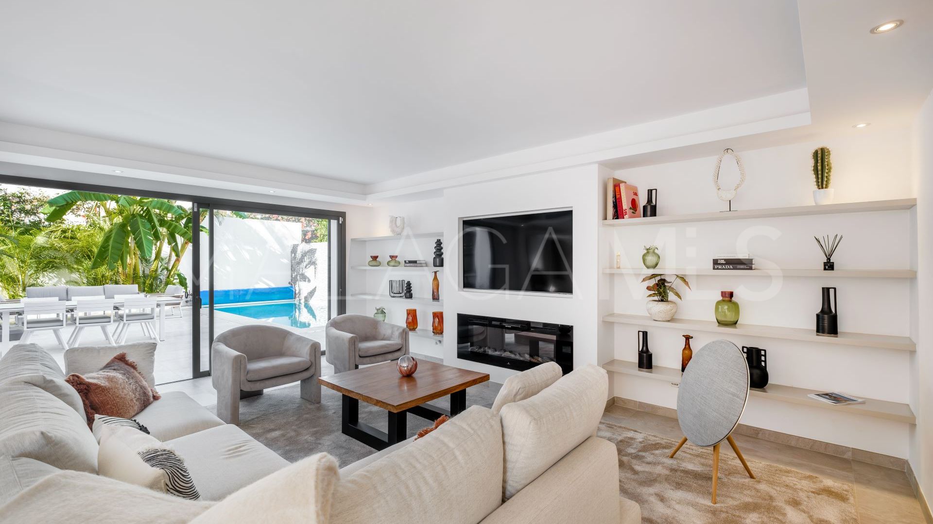 Villa with 5 bedrooms for sale in Marbella City