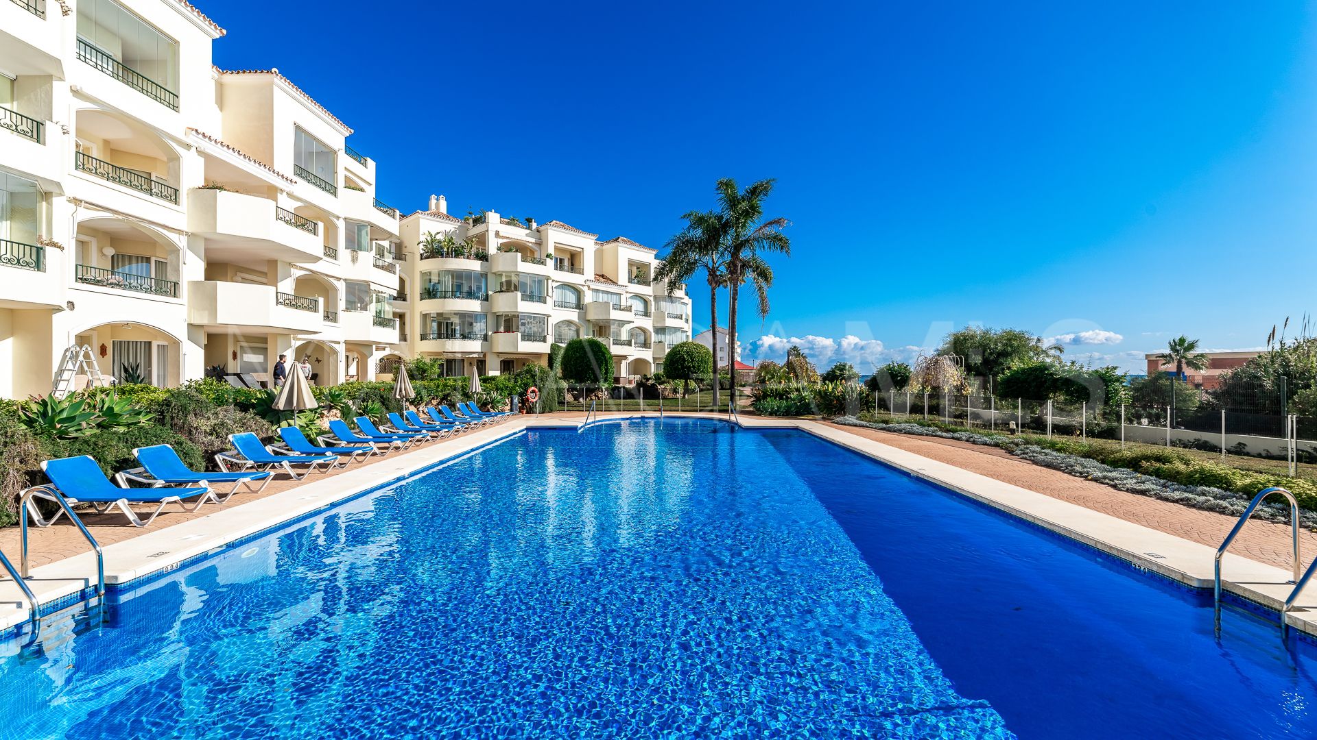 Appartement terrasse for sale in Elviria