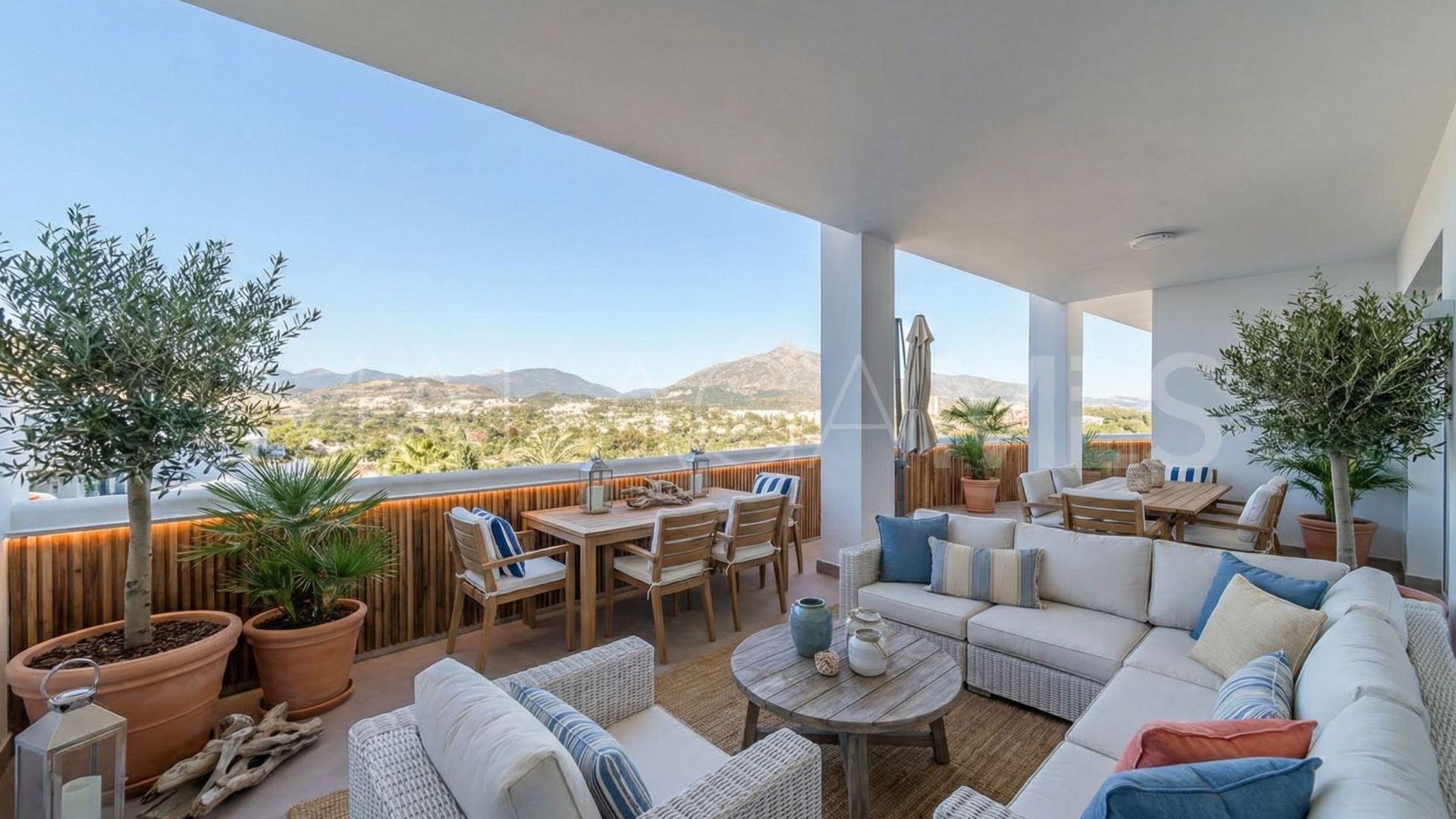 Penthaus for sale in Nueva Andalucia