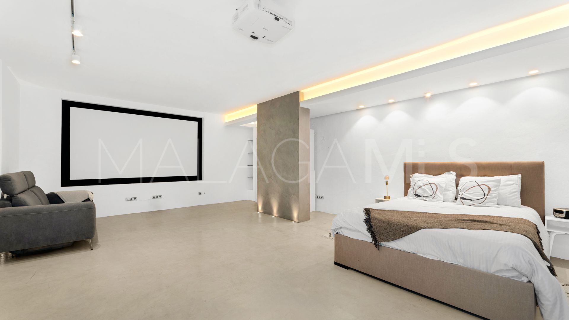 Radhus for sale in Marbella Golden Mile