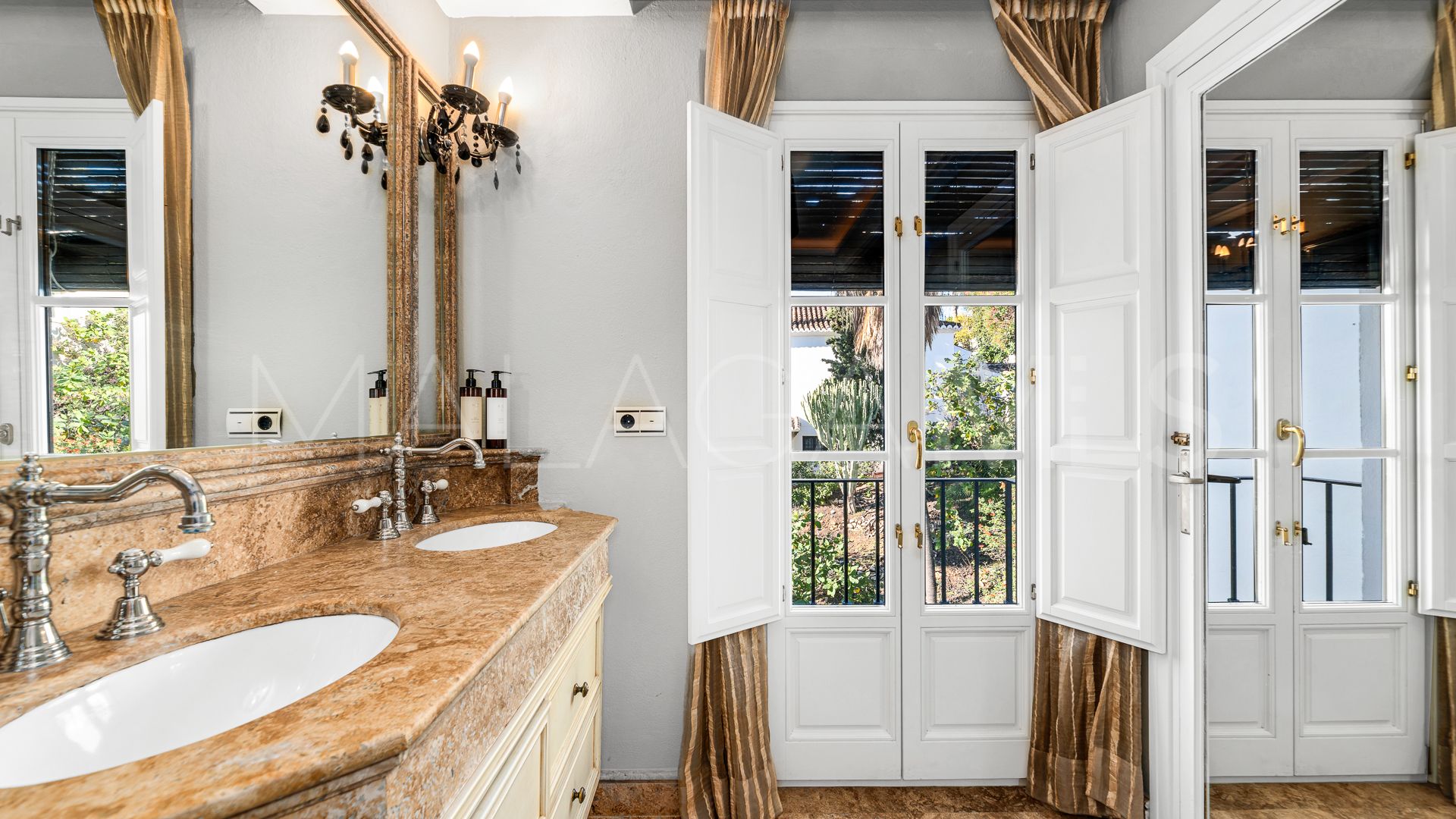 Radhus for sale in Marbella Golden Mile