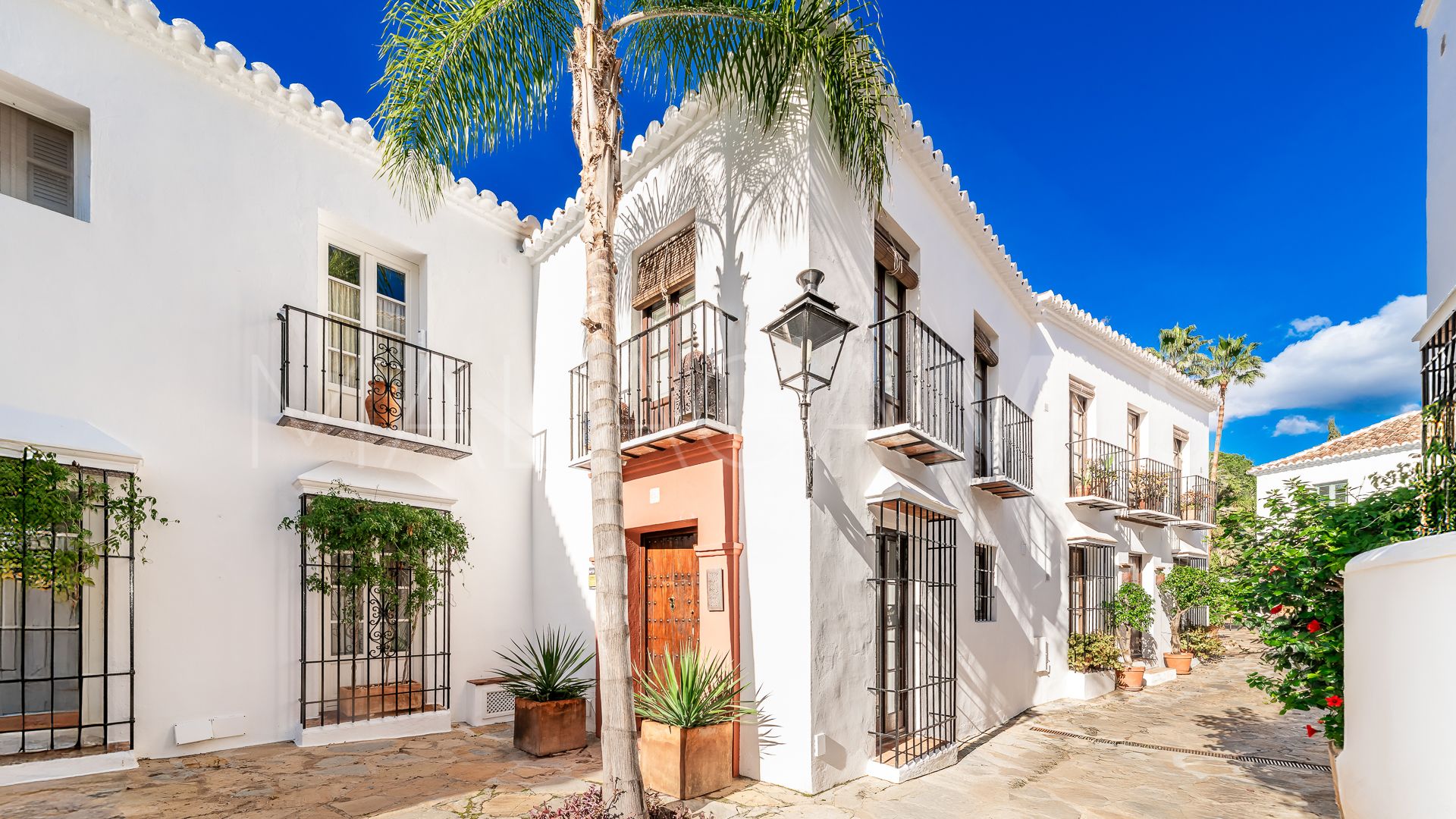 Radhus for sale in Marbella Golden Mile