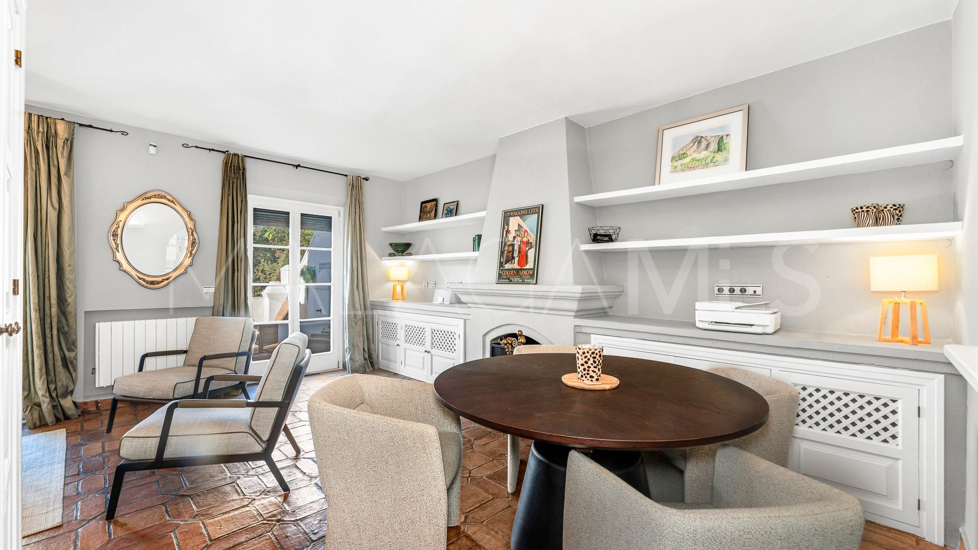 Radhus for sale in Marbella Golden Mile