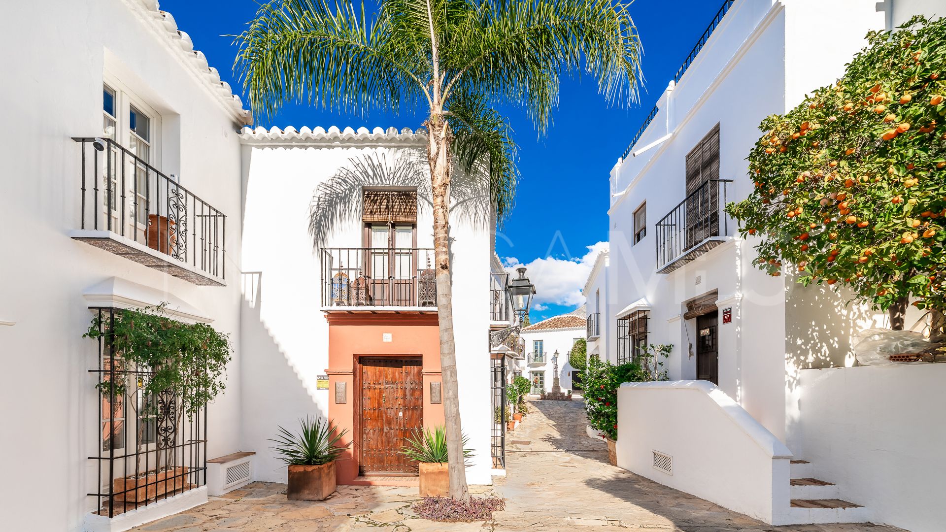 Radhus for sale in Marbella Golden Mile
