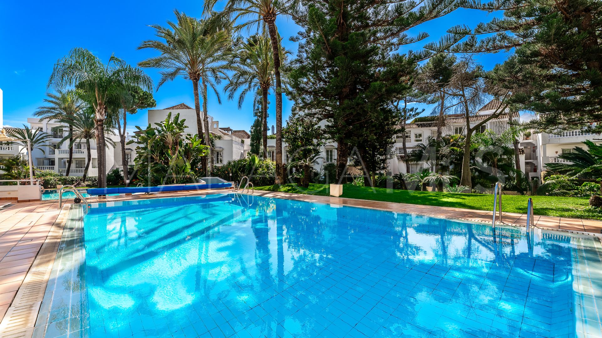 Appartement rez de chaussée for sale in Elviria