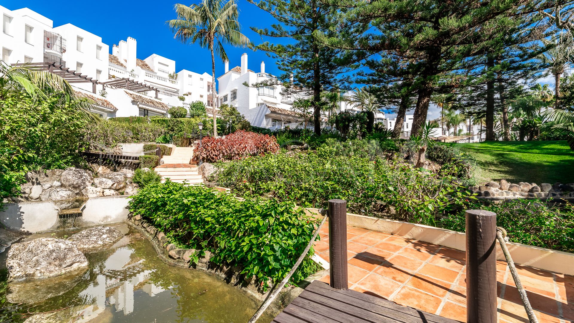 Appartement rez de chaussée for sale in Elviria