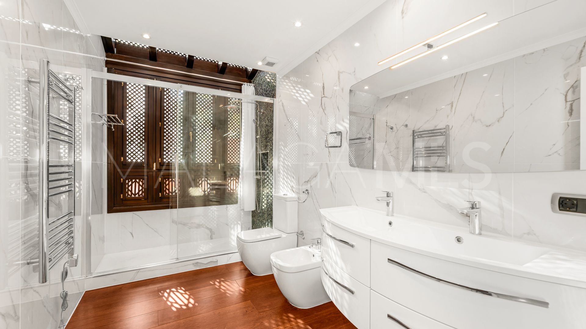 Adosado for sale with 4 bedrooms in Golden Mile