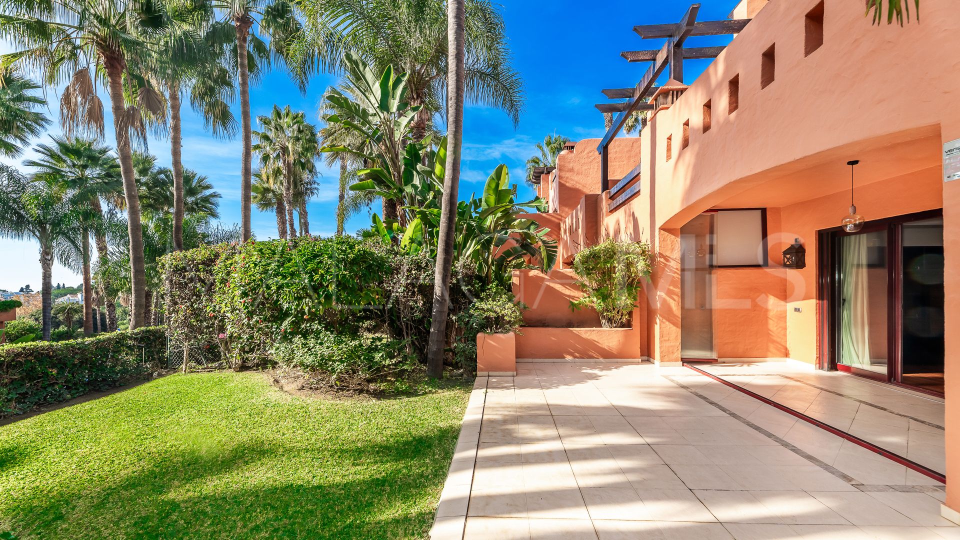 Adosado for sale with 4 bedrooms in Golden Mile