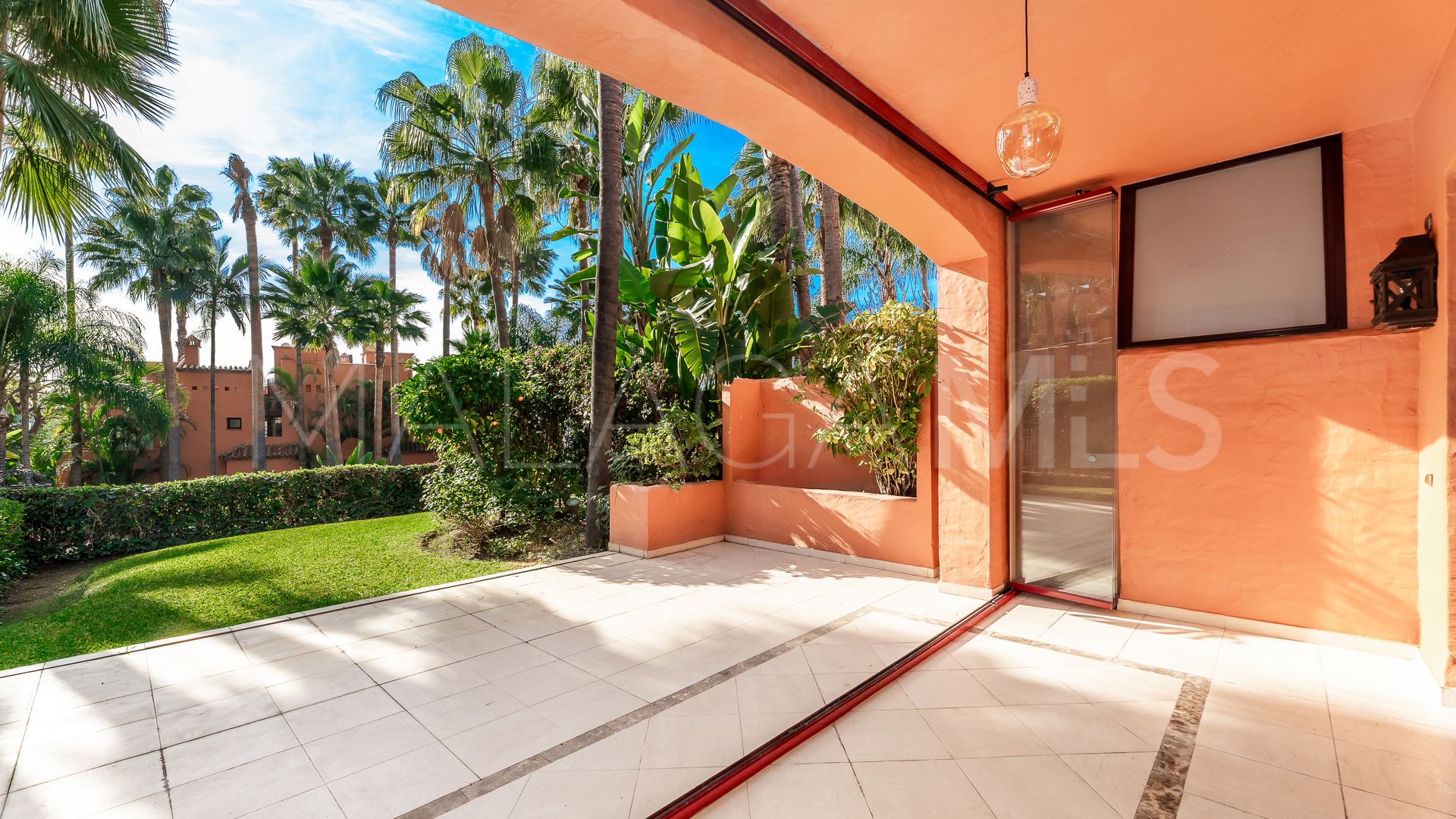 Adosado for sale with 4 bedrooms in Golden Mile