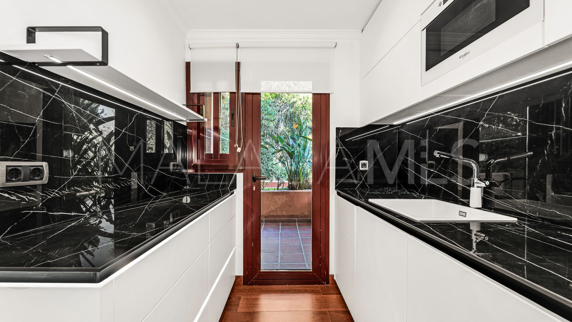 Adosado for sale with 4 bedrooms in Golden Mile