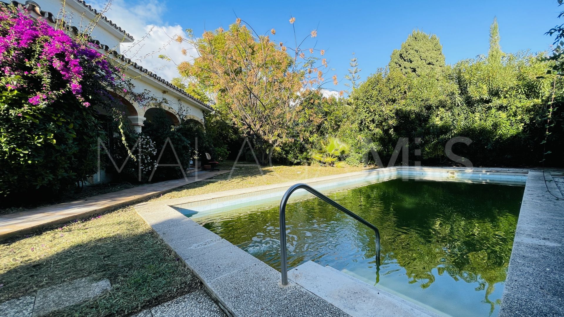 Villa for sale in Guadalmina Alta