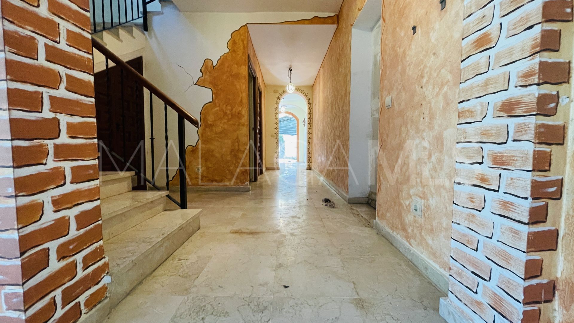 Villa for sale in Guadalmina Alta