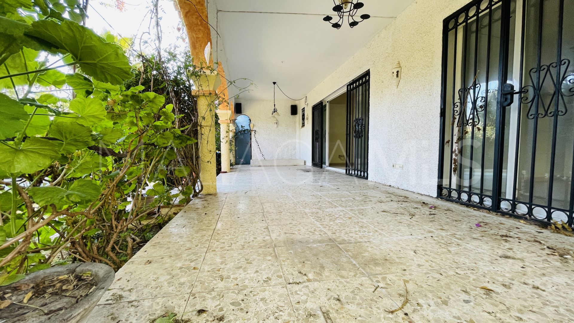 Villa for sale in Guadalmina Alta