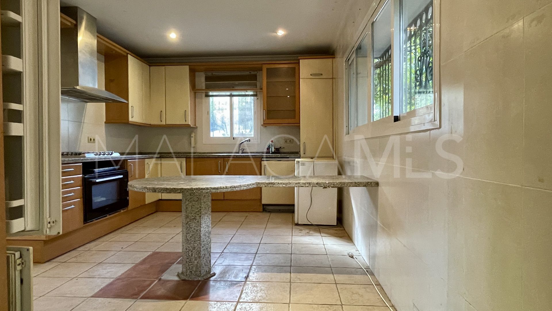 Villa for sale in Guadalmina Alta