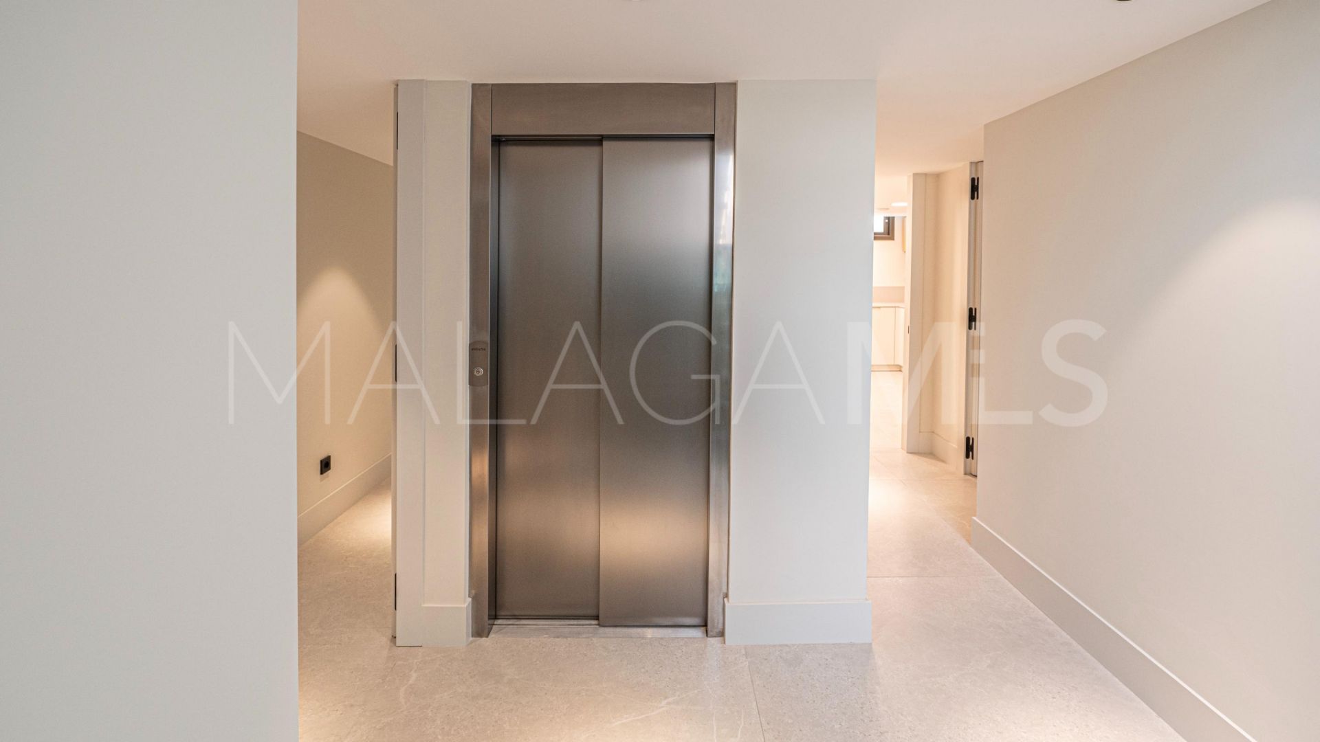 Villa for sale in Beach Side Golden Mile