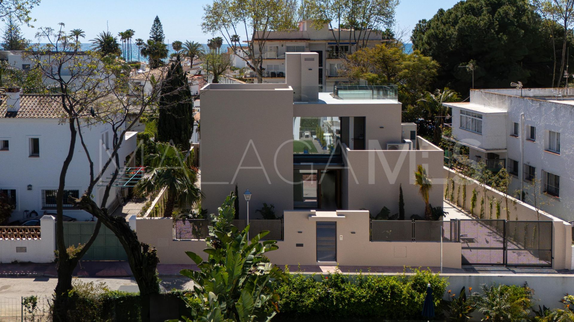 Villa for sale in Beach Side Golden Mile