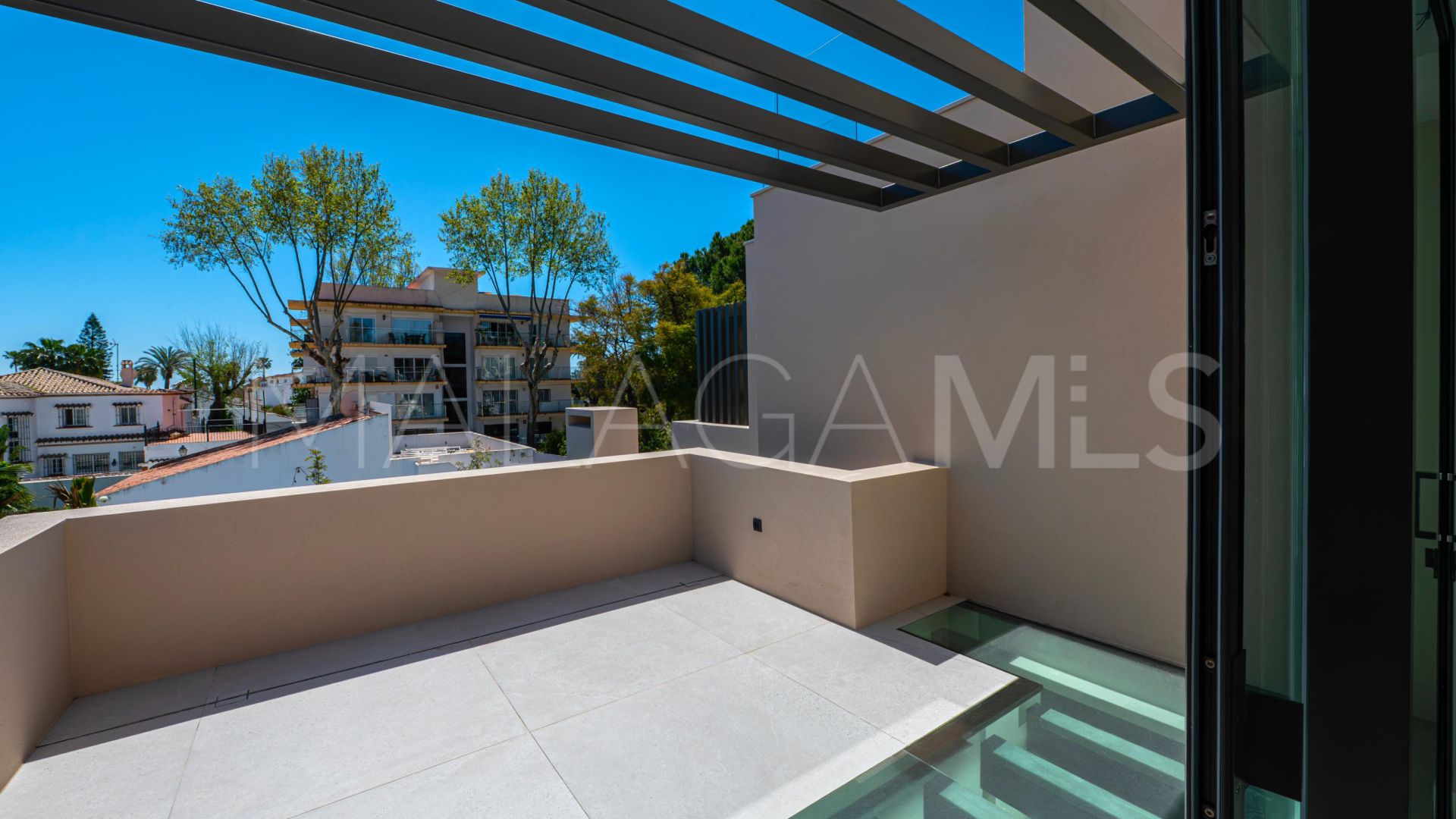 Villa for sale in Beach Side Golden Mile