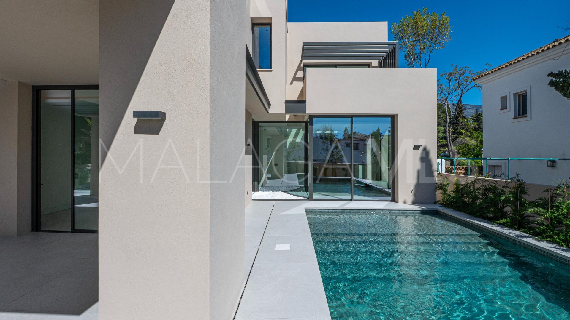 Villa for sale in Beach Side Golden Mile