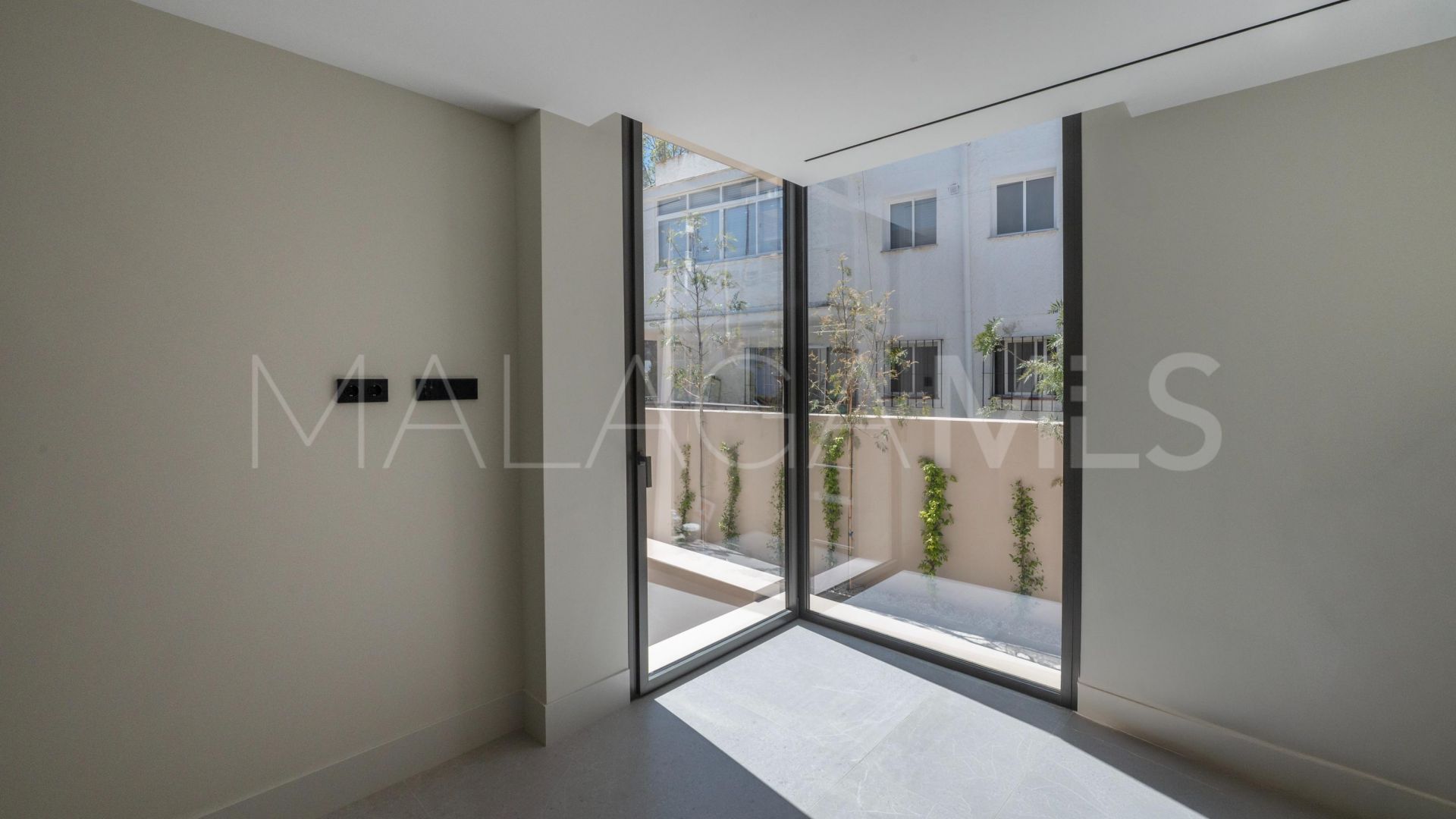 Villa for sale in Beach Side Golden Mile