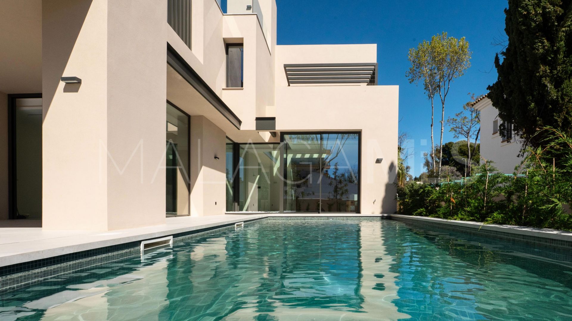 Villa for sale in Beach Side Golden Mile