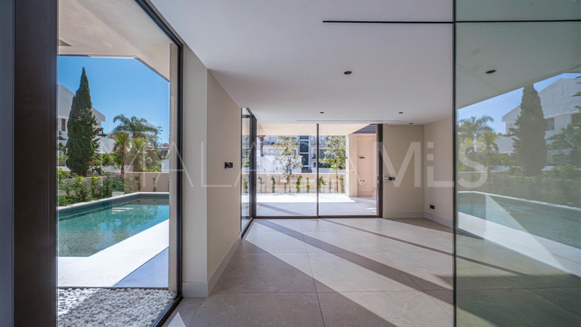 Villa for sale in Beach Side Golden Mile