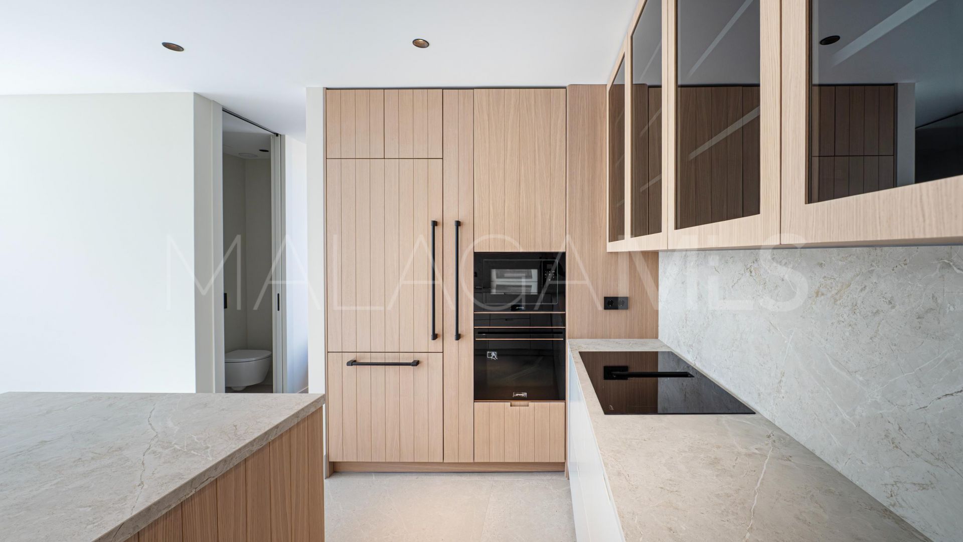 Villa for sale in Beach Side Golden Mile