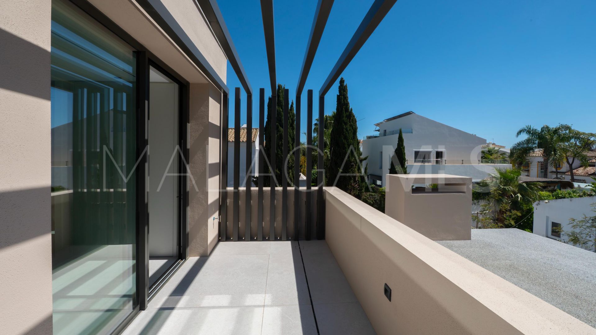 Villa for sale in Beach Side Golden Mile